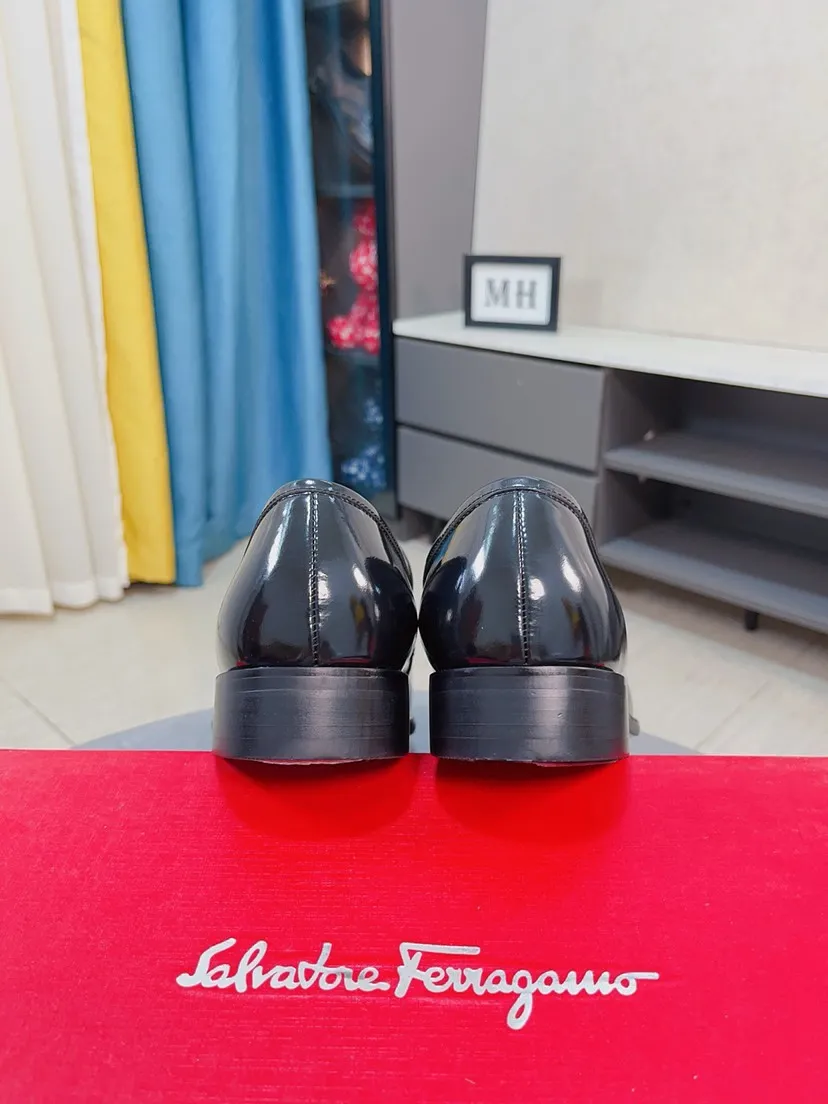 Men's shoes 💰500🌸🌸Water dyed cowhide 🆘[Salvatore Ferragamo] Ferragamo's latest casual business leather shoes for men! Available at counters simultaneously! The fabric is made of specially imported original suede calfskin, and the interior is made of imported water-dyed cowhide. It is absolutely luxurious and leads the fashion trend. Matching code: 38-44 45 customized